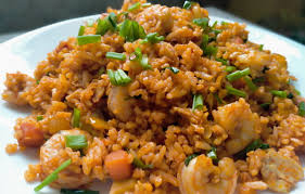 Masak nasi goreng merah dan putih secara terpisah (campurkan semua bahan dan aduk sampai matang). Nasi Goreng Merah Secukuprasa Chef Home