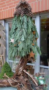 Auch In Diesem Jahr Gibt Es Bei Uns Wieder Keinen Gekauften Wegwerf Weih Weihnachtsdekoration Aste Weihnachtlich Dekorieren Weihnachtsdeko Aus Naturmaterialien