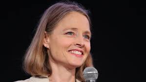 For four years she made commercials and finally gave her debut as an actress in the tv series. Der Wahre Grund Warum Jodie Foster Niemals Plastisch Operiert Wird News24viral