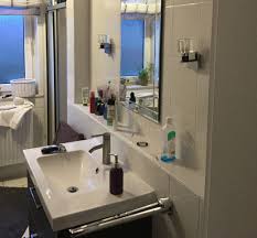 Oberflächenbündig mit rigips vario fugenspachtel geschlossen. Badezimmer Mit Rigips Sanieren Renovieren Dusche Fliesen