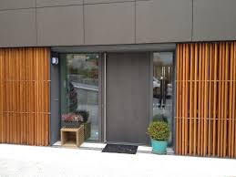 Porte Alumium Avec Tole De Recouvrement Biseautee Architecte Briere Briere Architecte Entree Portes