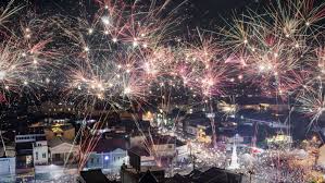 'revelion' este un grup unde gasesti saipoti sa postezi gratuit oferte de cazare sau pentru petrecerea de revelion si craciun 2019. Foto Video Focuri De Artificii Spectaculoase La Revelionul Din 2018