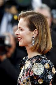 Supermodel eva herzigova, 43, shows off age defying beauty in asymmetric black gown for opera gala in paris. Eva Herzigova Hair Looks Stylebistro