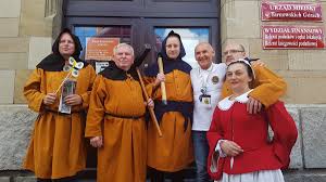 Wicemistrz olimpijski opowiada także co zmieni się na metach. Tour De Pologne On Twitter Czeslaw Lang Tdp Director With Monks On The Start Of The Stage Czeslaw Lang Z Mnichami Na Starcie Etapu Tdp2016