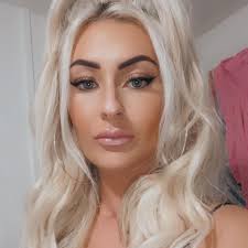 Chloé Knight-Roberts (@chloe.knight.399) • Facebook