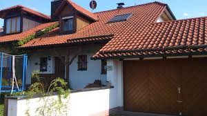 Wir präsentieren ihnen eine wunderschöne und großzügig geschnittene dachgeschosswohnung über zwei etagen, die noch vom eigentümer selbst bewohnt wird. Haus Zum Verkauf Fichtenstr 15 82278 Althegnenberg Furstenfeldbruck Kreis Mapio Net
