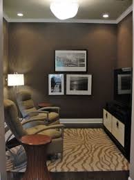 Designer S Touch 10 Cozy Dens Small Tv Room Small Media Rooms Tv Room Design