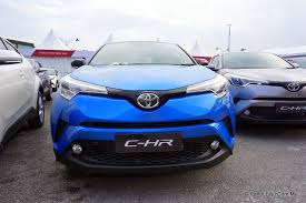 Chr 2021 crossover terbaru tersedia dalam pilihan mesin bensin. Toyota C Hr Kini Di Malaysia 50 Unit Pertama Diserahkan Kepada Pemilik