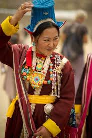Ladakhi men & women have unique fashion sense. Costumes Of Ladakh The Hidden Kingdom Jozan