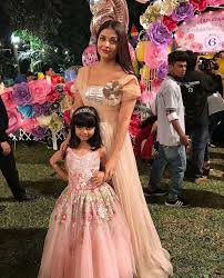 Aishwary Rai Bachchan With Her Cute Daughter Desi Wedding Dresses Indian Wedding Wear Mommy And Me Dresses