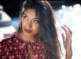 Meggy porte la gagne en écharpe !