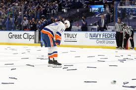 The new york islanders visit the tampa bay lightning for game five of the third. 1r6lpl73w6b07m
