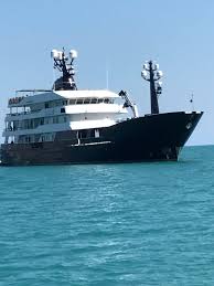 Briatore, lei ha cercato di ammorbidire l'ex capo delle entrate di genova walter pardini per riavere il suo yacht e uscire indenne dal processo per evasione. Vieste Sosta Force Blue Yacht Flavio Briatore