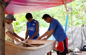 Berita duka menyelimuti kabupaten kepulauan sangihe, sulawesi utara. Foto Orang Sangir Ahli Membuat Kapal Dari Sulawesi Utara