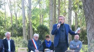 We would like to show you a description here but the site won't allow us. Nicolas Dupont Aignan On Veut Nous Enfermer Dans Un Duel Macron Le Pen
