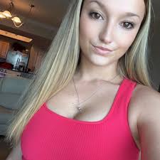 Bailey Layne 🦋 (@bailey.boo25)