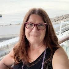 Eva Mcdowell's Instagram, Twitter & Facebook