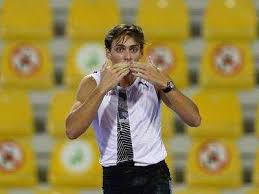 Armand mondo duplantis 6.10 metres 2021 serbian indoor athletics meeting mondo duplantis watch the mondo duplantis film here: Diamond League Duplantis Nails 16th Straight Pole Vault Win Thompson Herah Dominates In Doha More Sports News Times Of India