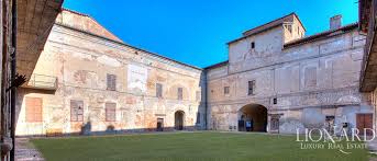 Domenica 16/05 il via al motorismo uisp con un giro nell'alta val d'arda. Antike Festung Bei Piacenza Zum Verkauf Lionard