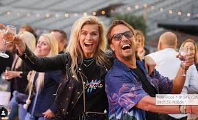 Maybe you would like to learn more about one of these? Bas Smit En Nicolette Van Dam Willen Door Boek Vaker Op Vakantie In Nederland Weekblad Party