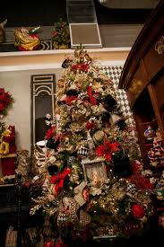 25 Red And Gold Christmas Decoration Ideas Home Decor Interior White Christmas Decor Black Christmas Tree Decorations Gold Christmas Tree Decorations