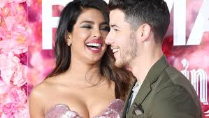 Maybe you would like to learn more about one of these? Nick Jonas Flauschige Uberraschung Priyanka Schenkt Ihm Einen Hund Bunte De