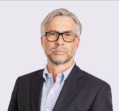 Frank Olah's Instagram, Twitter & Facebook