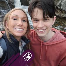 Who trades futures before market opens and after it closes?