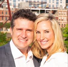 My sister Korie Robertson & fam's new show Duck Dynasty: the Revival  premiers TONIGHT at 8pm CST