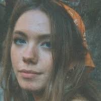 Juliet Evans's Instagram, Twitter & Facebook