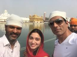 #sonusood #temple #covid19#devi2 #devi #osthi for advertisement & promotion contacts: Sonu Sood On Twitter Tutaktutaktutiya Team Seeks Blessings At Golden Temple Pddancing Tamannaahspeaks