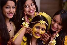 Best Haldi Outfits Indian Wedding Wedmegod Shadishaga Wedding Photography Yellow Outfits F Indian Bridal Photos Indian Wedding Photography Mehendi Photography