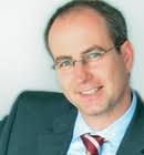 Gabler gewinnt Medienrechtler Ulrich Franz