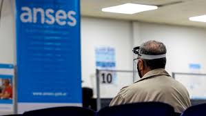 Estamos trabajando con el anses y el ministerio de economía, dijo. Pagaran Dos Bonos Extras De 1 500 Pesos Para Los Jubilados