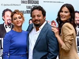 Enrico brignano sarà questa sera ospite a sanremo 2017 su invito di carlo conti e maria de filippi. Tutta Un Altra Vita Videointerviste A Enrico Brignano E Ilaria Spada