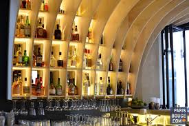 Gravity Bar Le Bar A Cocktails Qui Va Vous Faire Surfer Bar A Vin Paris Idee Deco Bar Bar
