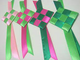 Obvious parody of that 'how to make sushi' comic. Azlina Abdul How To Make Ketupat Ribbons For Raya Cards