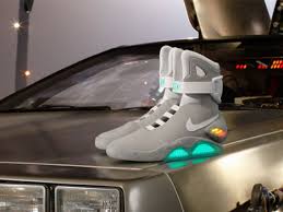 Maybe you would like to learn more about one of these? Retour Vers Le Futur Les Vraies Nike Mags Portees Par Marty Mcfly Bientot En Vente