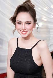 Hoa hậu Diễm Hương tiết lộ cuộc sống khi sang Canada định cư