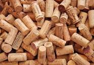 Corks seal a wine's fate: aging under natural vs synthetic closures