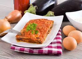 La ricetta classica prevede che le melanzane vengano fritte prima di essere infornate con gli altri nel caso delle melanzane alla parmigiana non fritte, gran parte del merito della bontà della ricetta va al. Melanzane Alla Parmigiana Light Non Fritte Mamma Felice