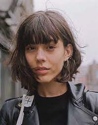 30 Locken Frisuren Fur Mittellanges Haar 2018 Short Hair With Bangs Short Hair Styles Hairstyle