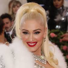 There are a few things we do know: Gwen Stefani S Natural Hair Color Is Darker Than You Think Popsugar Beauty