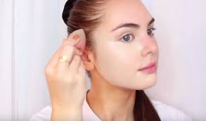Ariana grande is a young girl, a number of her age not even apply lipstick so her public appearance without makeup causes no harmful impact on her image. Simple Ariana Grande Makeup Tutorial Estheticnet