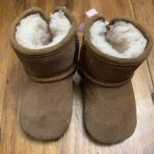 Super Cute Ugg Boots Too Small For My Daughter There Are Some Wear Areas With Stain From Crawling Around Otherwise In Great Shape With Ugg Boots Uggs Boots