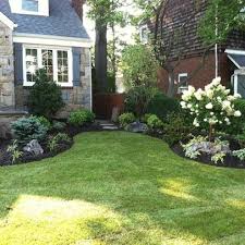 Simple Traditional Landscape Front Yard Landscaping Design Ideas Pictures Remodel And D Front Yard Landscaping Design Front Yard Landscaping Landscape Design