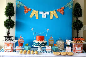 You can have prints of ducks on the tablecloth, napkins and even on the balloons. Guide To Hosting The Cutest Baby Shower On The Block