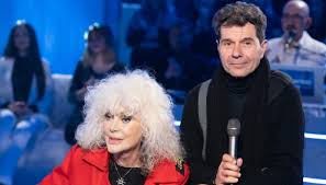 She entered the charts several times and won festivalbar in 1982 with donatella. Donatella Rettore E Il Cancro Operata Per La Seconda Volta