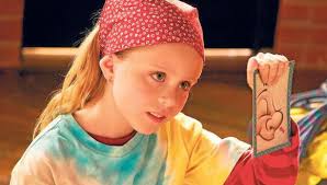 No se aceptan devoluciones (instructions not included) es una película coescrita, dirigida y protagonizada por el polifacético actor mexicano eugenio derbez.la cinta se estrenó en 2013 y supuso su debut como director y, tras su estreno, se convirtió en la película mexicana más taquillera a nivel mundial. Loreto Peralta Que Paso Con La Actriz Despues De No Se Aceptan Devoluciones Celebs Mexico Nnda Nnlt Fama Mag