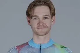 Vader neemt taak van Dennis vlotjes over: 'Haalde op eigen tempo een hoop  renners in'